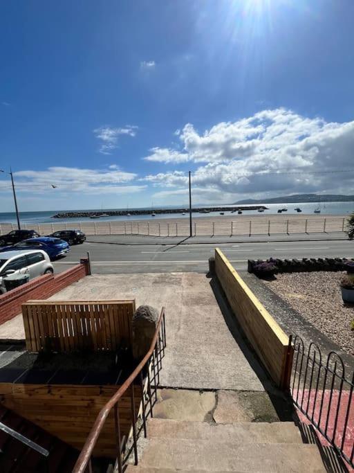 Stunning 2 Bedroom Ground Floor Sea View Apartment Rhôs-on-Sea Exterior foto