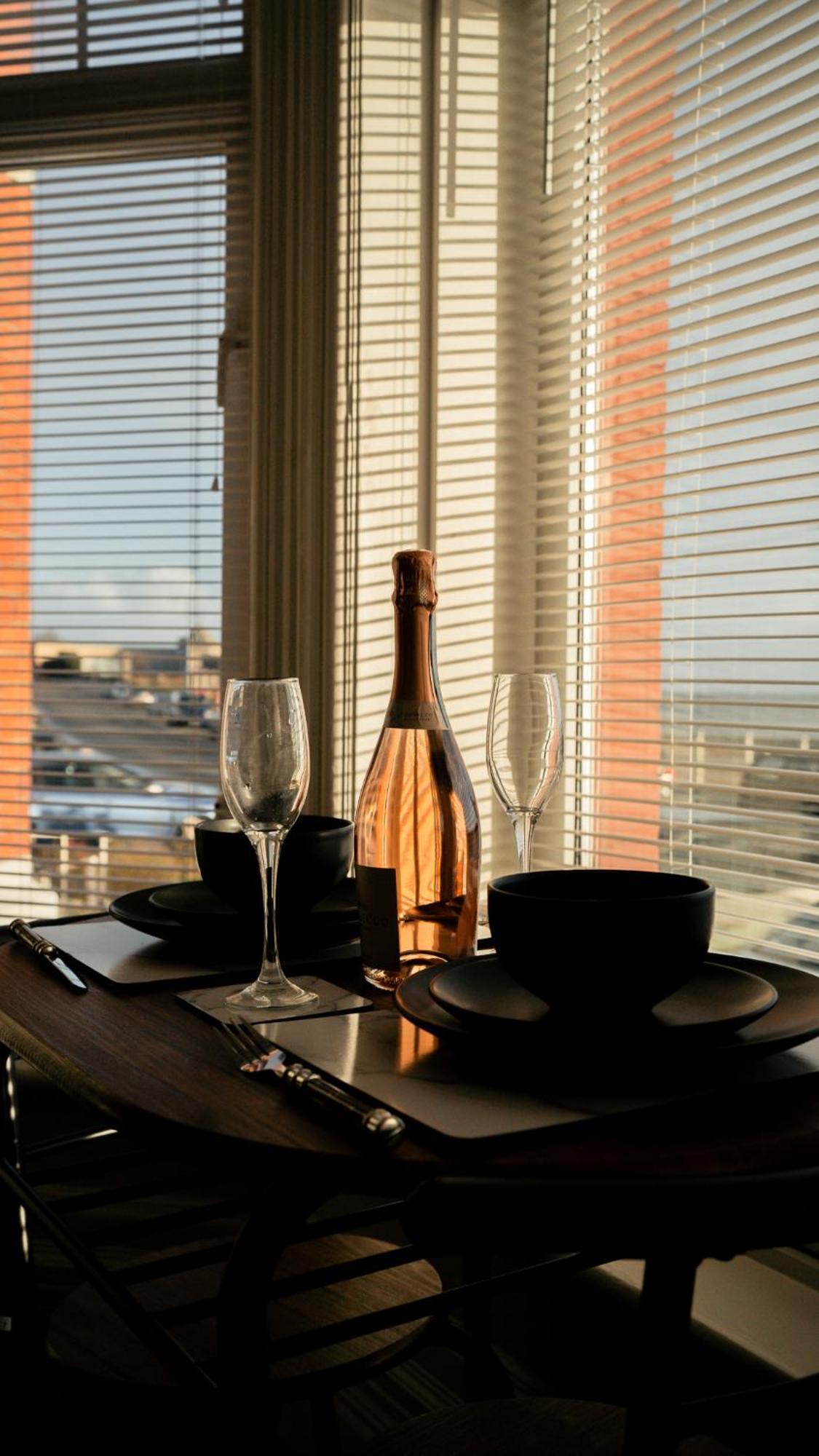 Stunning 2 Bedroom Ground Floor Sea View Apartment Rhôs-on-Sea Exterior foto