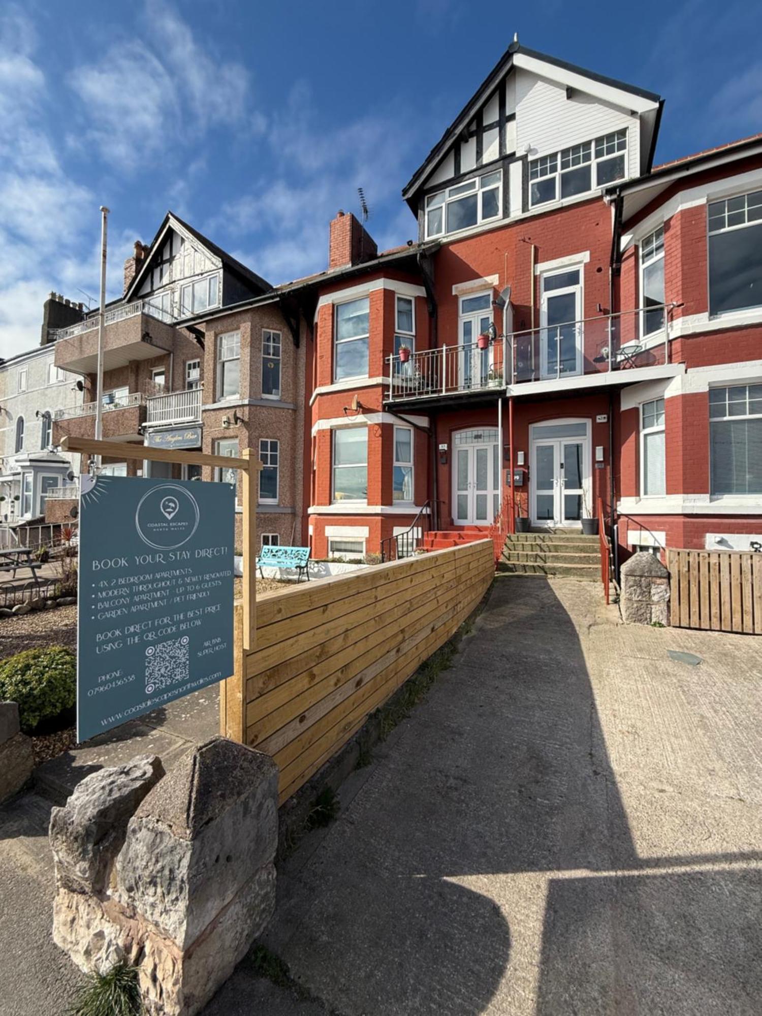 Stunning 2 Bedroom Ground Floor Sea View Apartment Rhôs-on-Sea Exterior foto